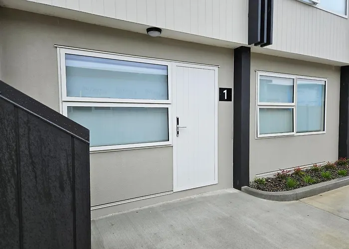 Redwood Apartment